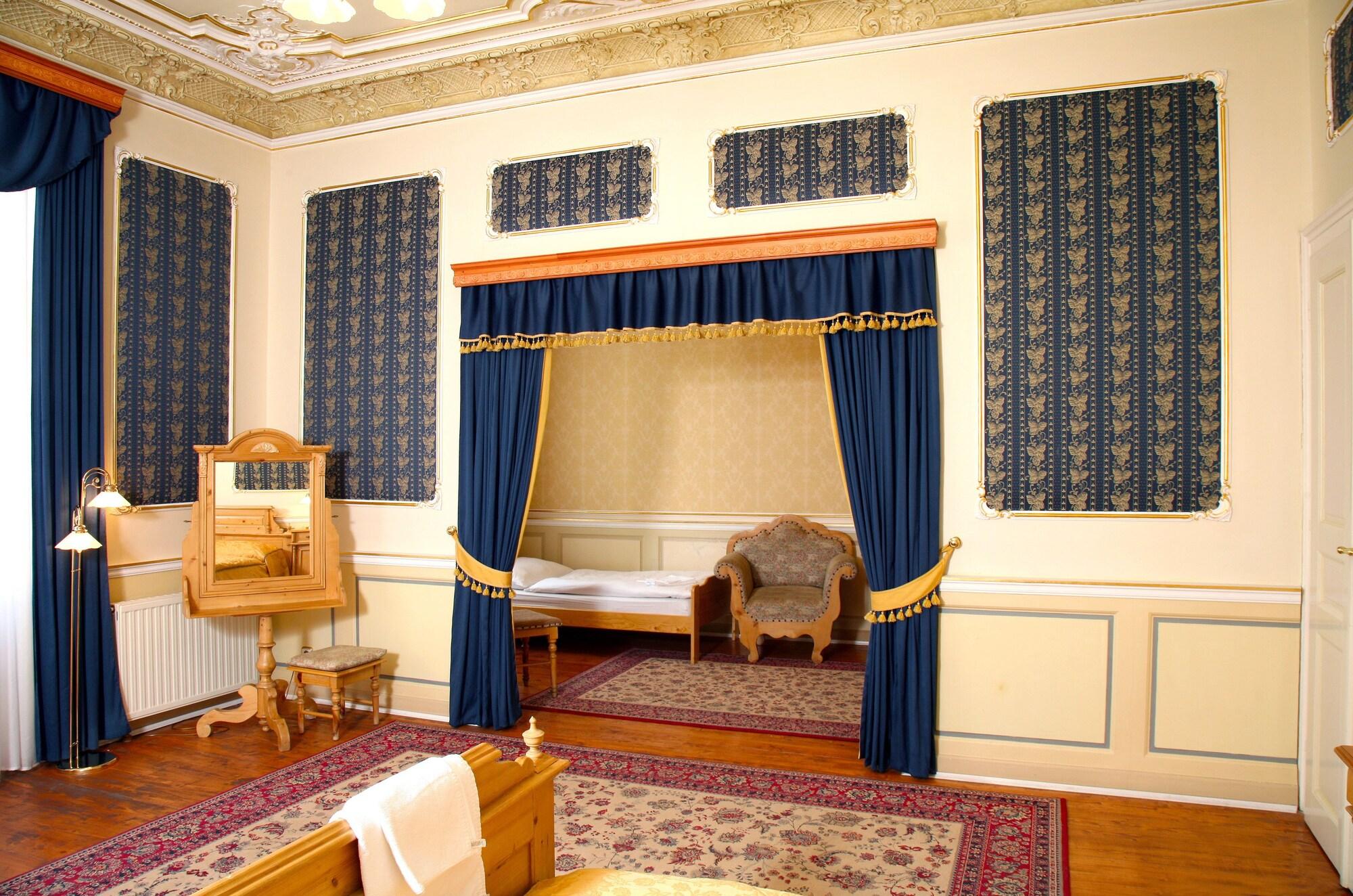 Heluan Hotel Karlsbad Eksteriør billede