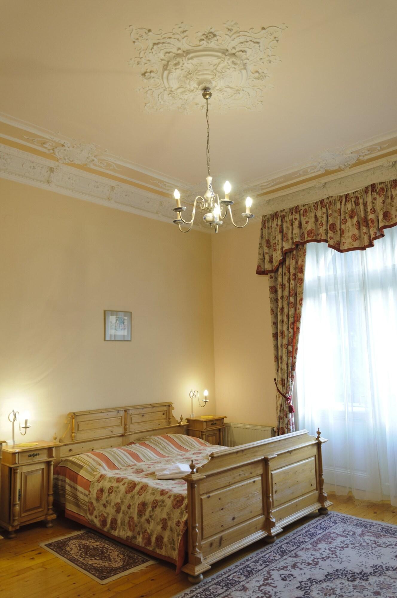 Heluan Hotel Karlsbad Eksteriør billede