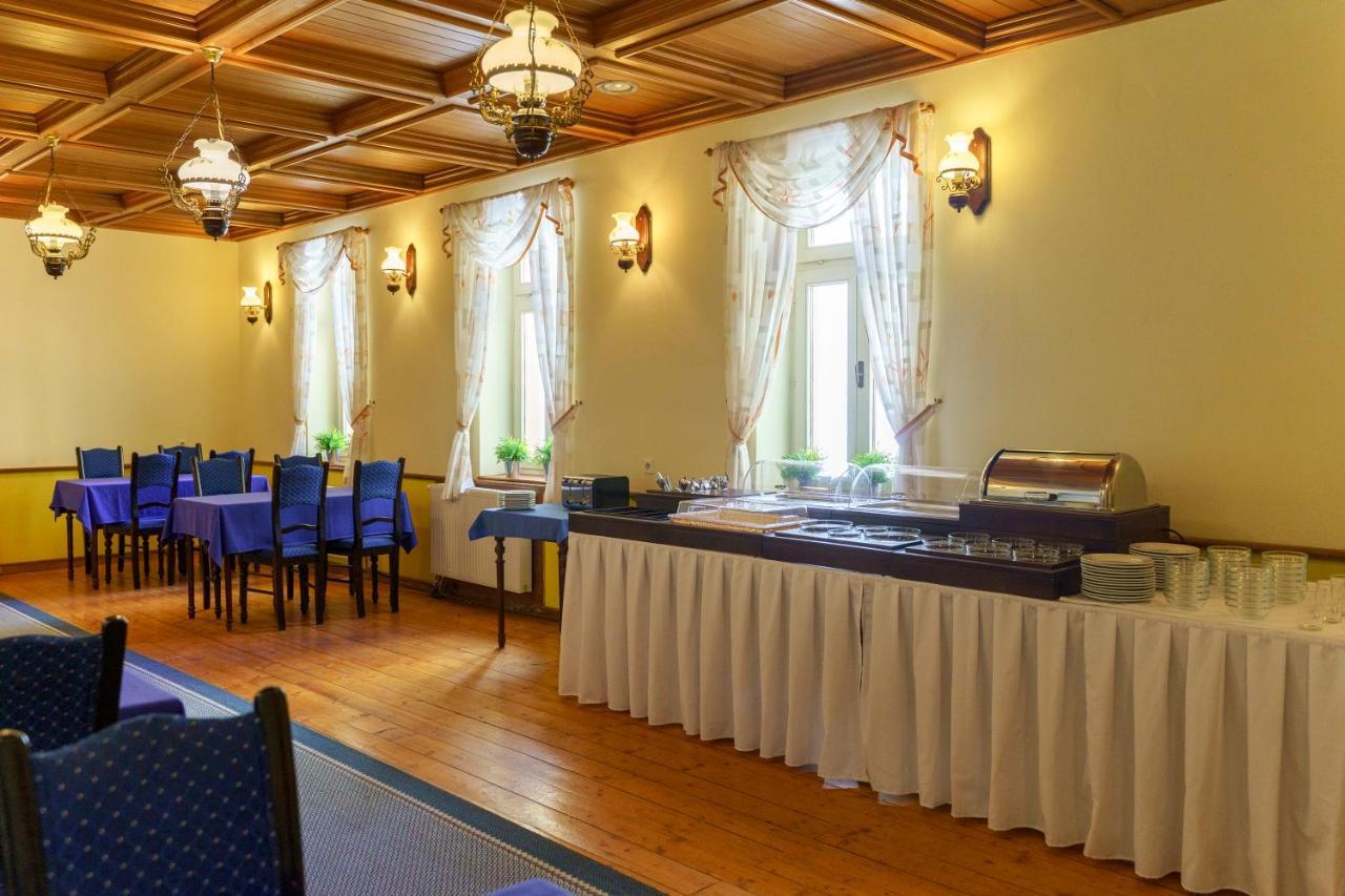 Heluan Hotel Karlsbad Eksteriør billede