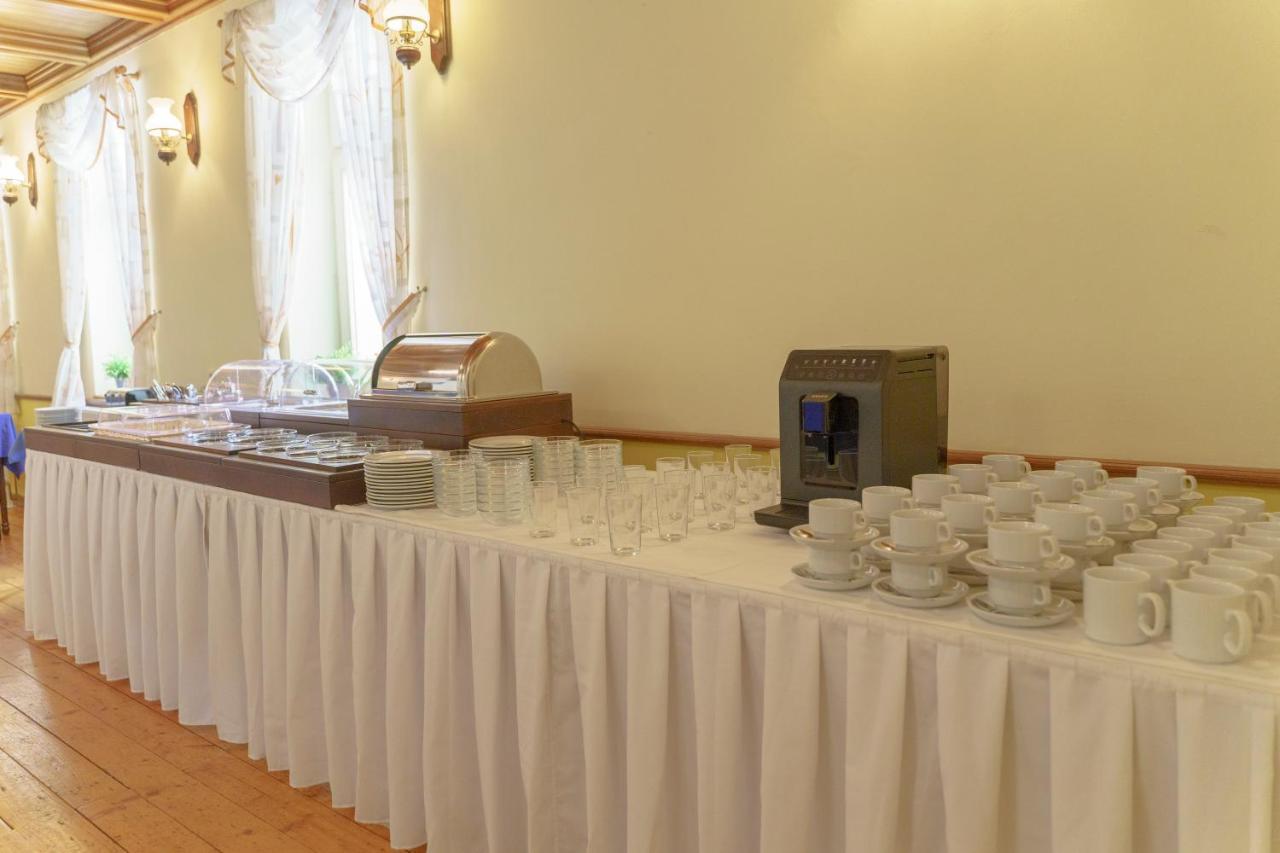 Heluan Hotel Karlsbad Eksteriør billede