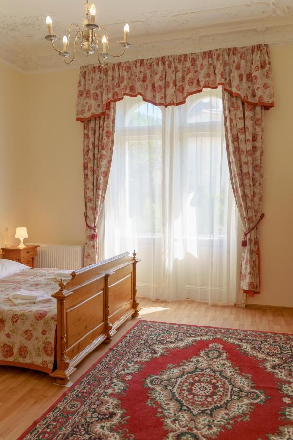 Heluan Hotel Karlsbad Eksteriør billede