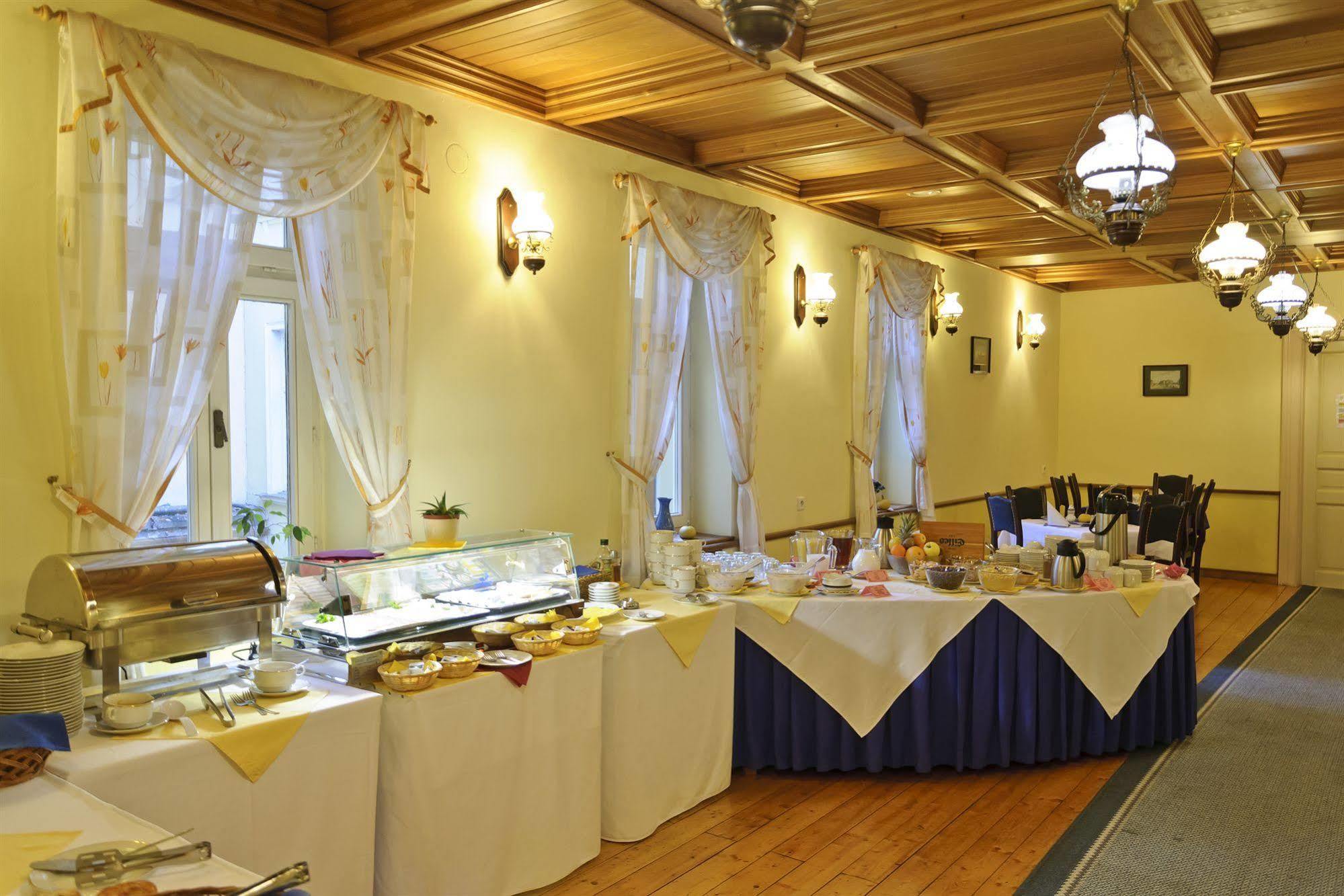 Heluan Hotel Karlsbad Eksteriør billede