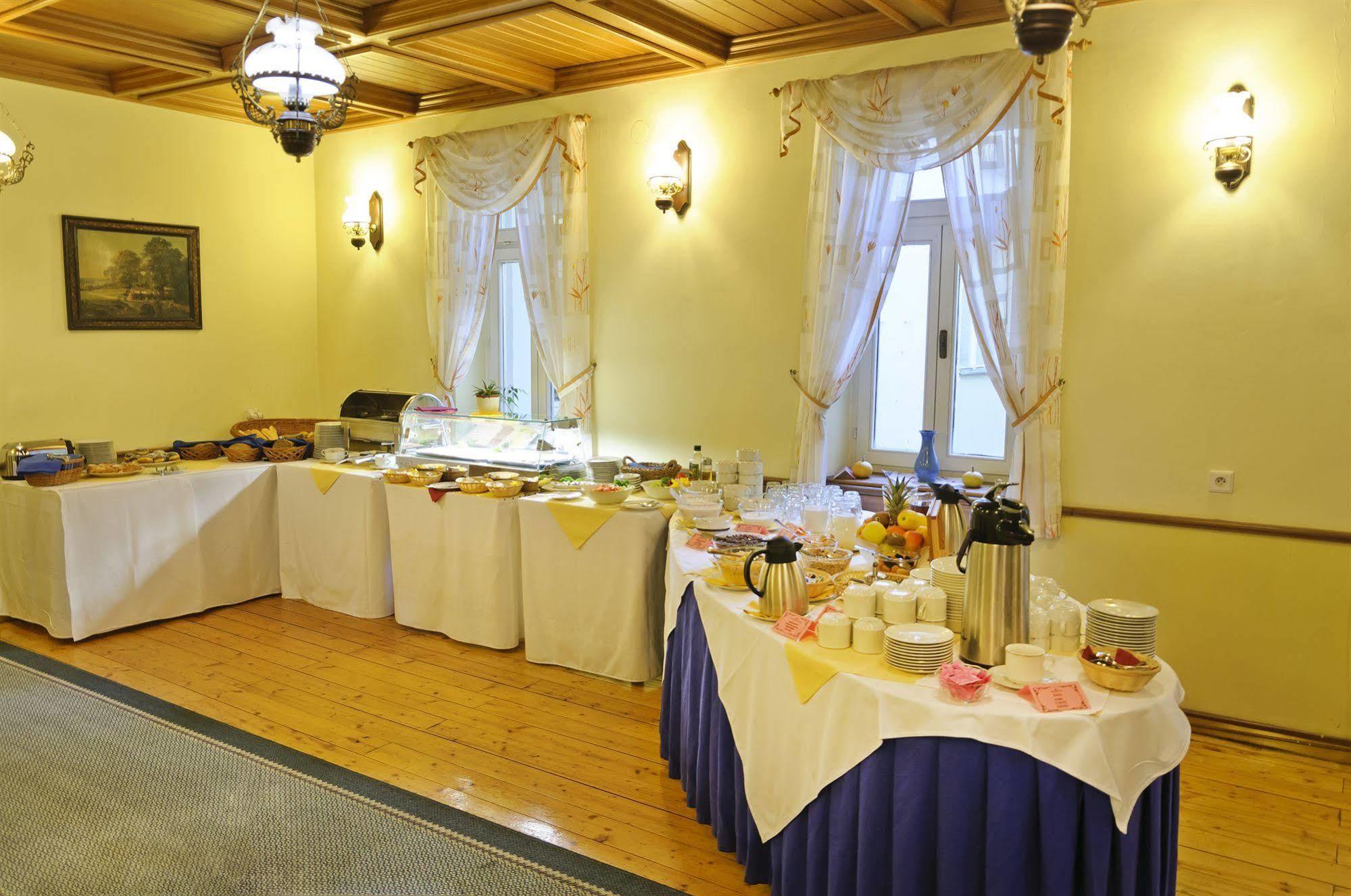 Heluan Hotel Karlsbad Eksteriør billede