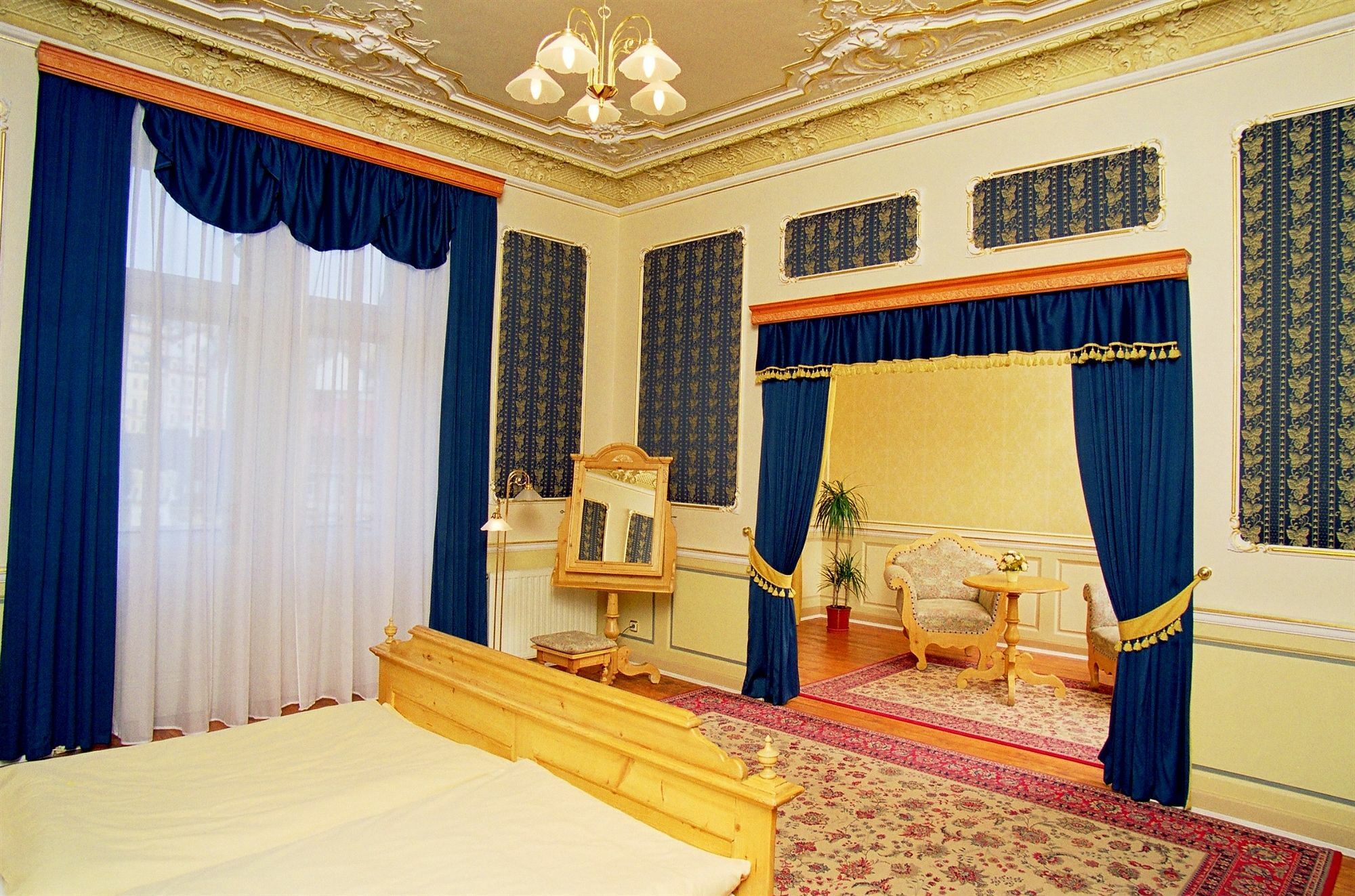 Heluan Hotel Karlsbad Eksteriør billede